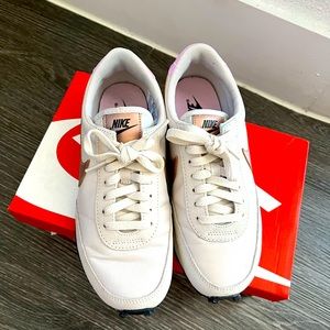 Nike Day Break sneaker